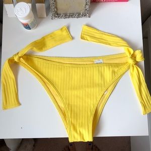 A&F Bikini bottoms read description